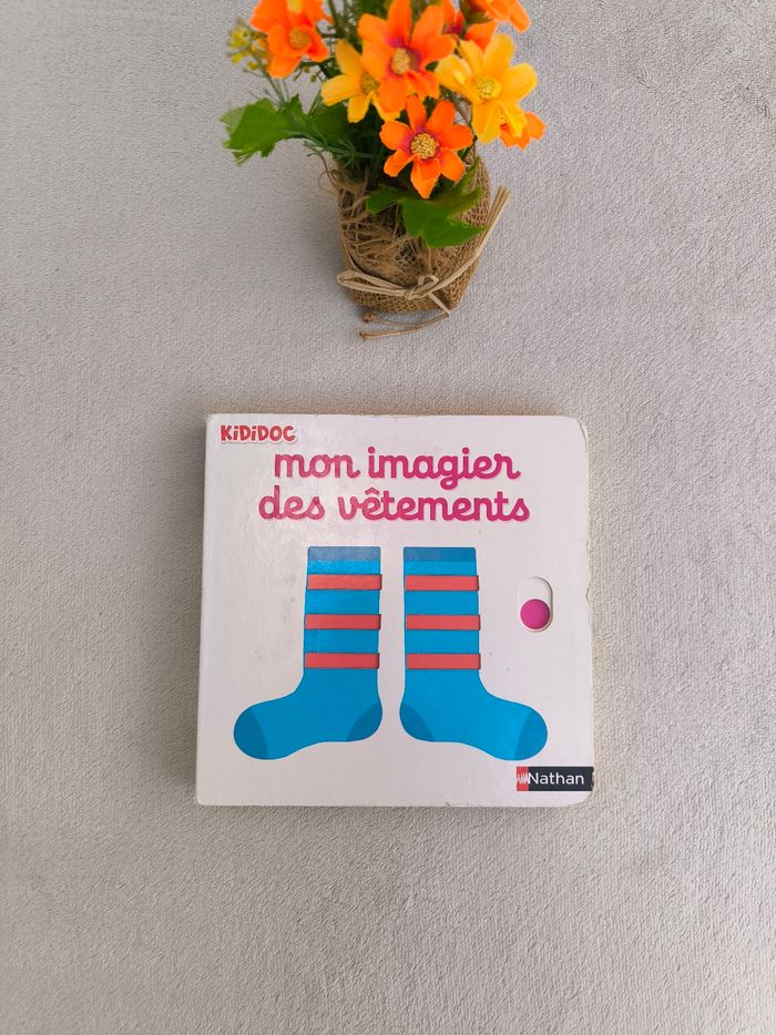 Livre Kididoc Mon imagier des vêtements Nathan