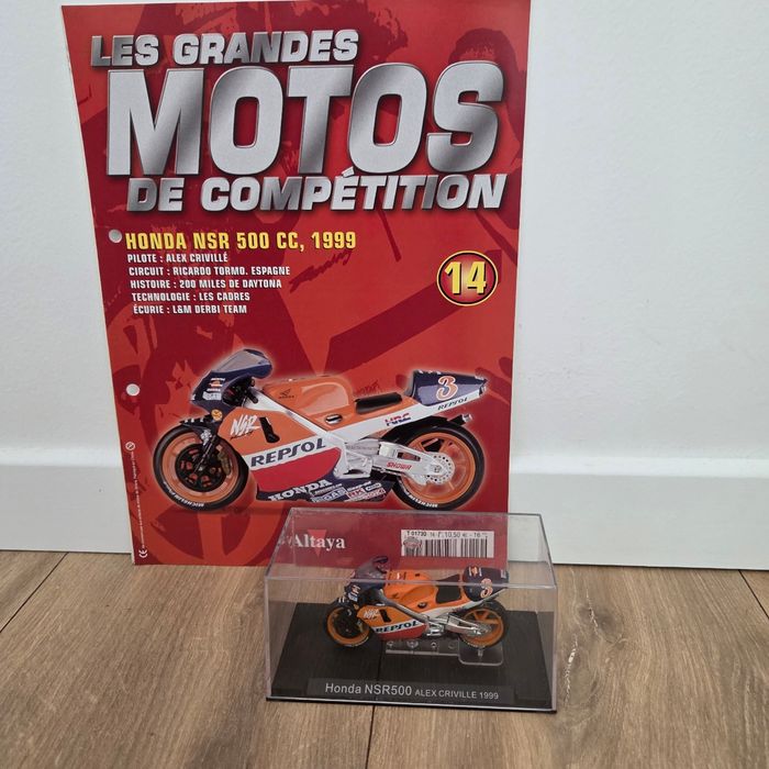 Moto 1:24 avec socle, vitrine et fascicule - photo numéro 3