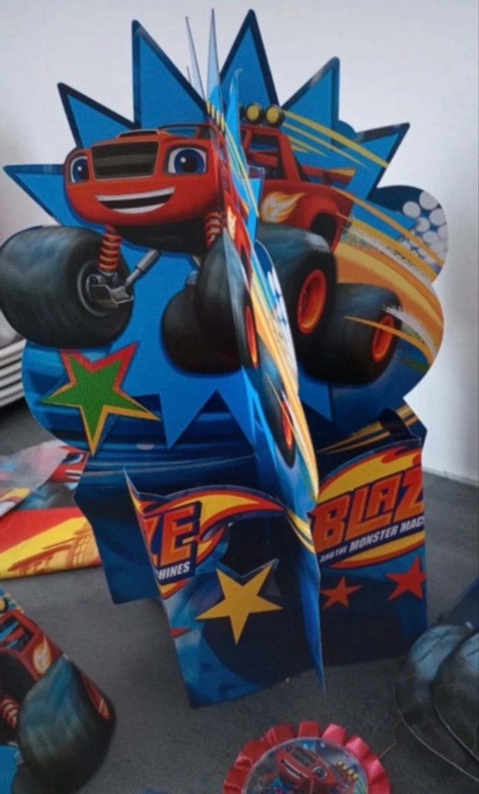 Décoration anniversaire blaze et les monsters machine - photo numéro 6