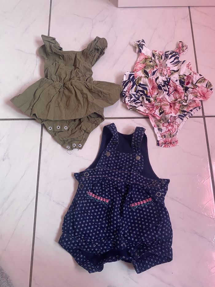 Lot 19 robes 3 mois fille