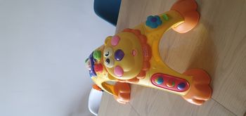 Lion fisher price 6 mois