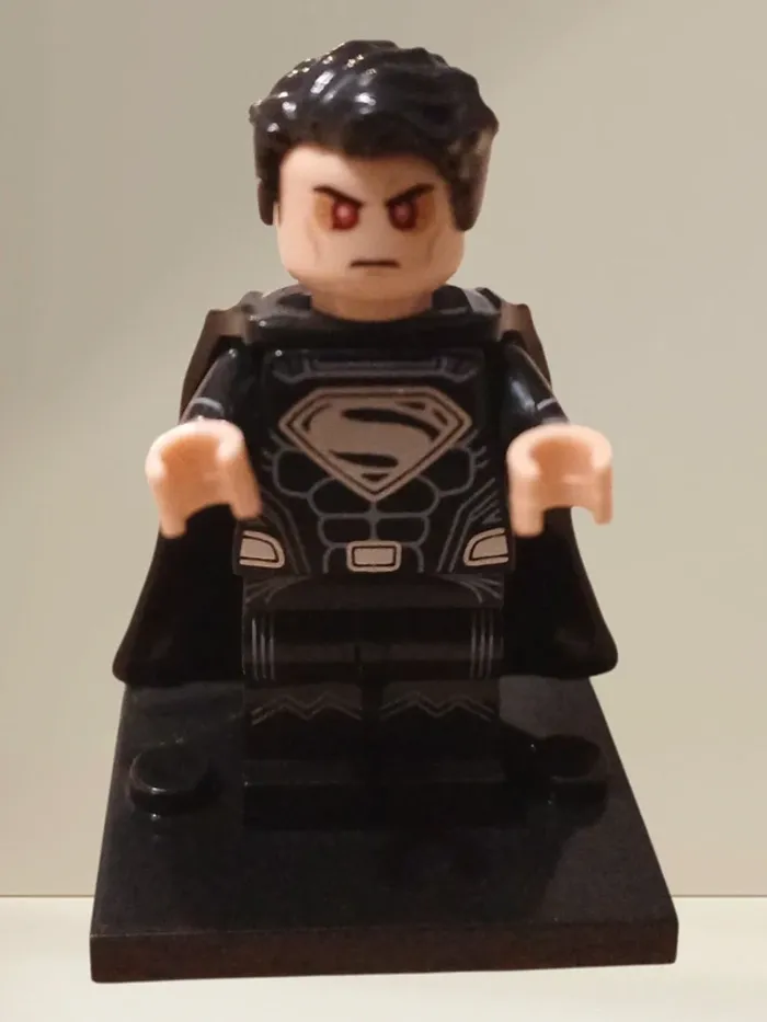 Superman-Compatible Lego