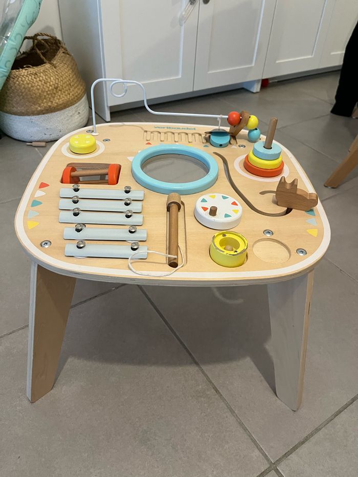 Table d’activité et d’éveil musical