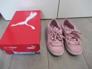 Baskets rose en daim avec lacets rubans soft foam PUMA Taille 37