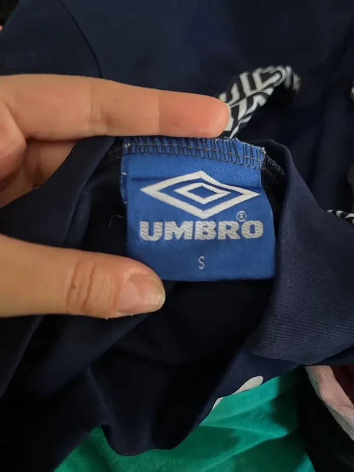 T-shirt vintage années 90 Umbro bleu marine taille S 🥏 - photo numéro 11
