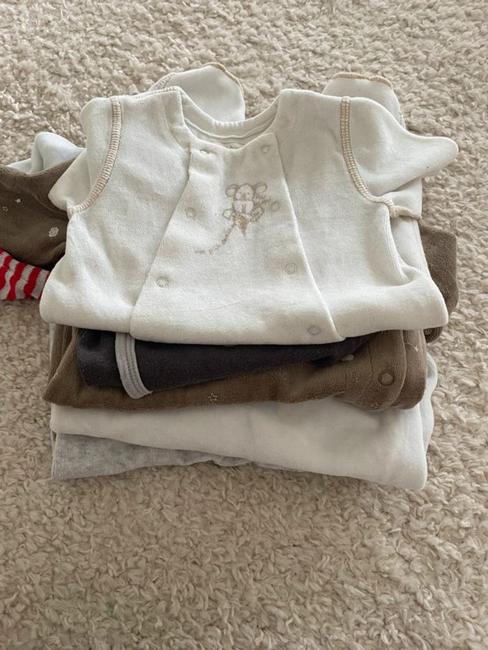 Lot de vêtements bébé garçon - photo numéro 2