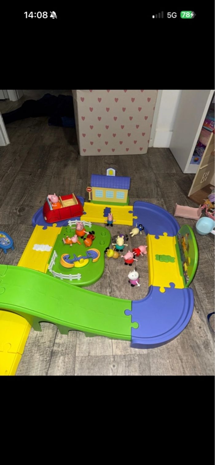 Circuit peppa PiG & véhicules - photo numéro 2