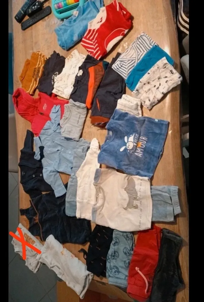 Lot de vêtements garçon 1 mois tbe