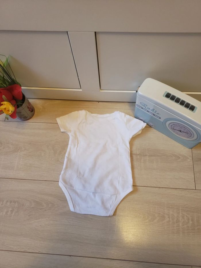 Body 🎀 Disney baby 6 mois 1€50 - photo numéro 4