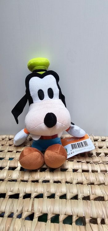 Petite peluche dingo Disney neuve