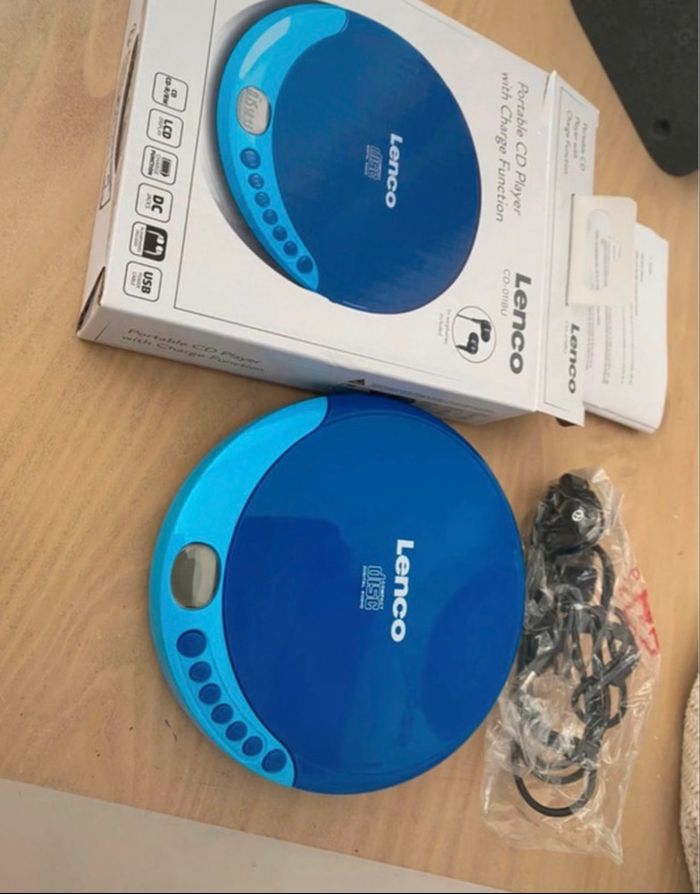 Lenco CD-011 - Lecteur CD portable Avec écouteurs et câble de recharge micro-USB - Écran LCD - Bleu