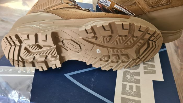 Chaussures de randonnee - photo numéro 4