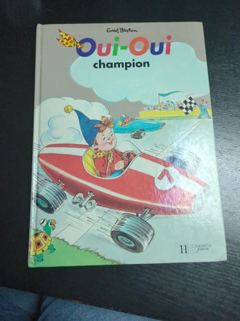 Livre oui oui champion
