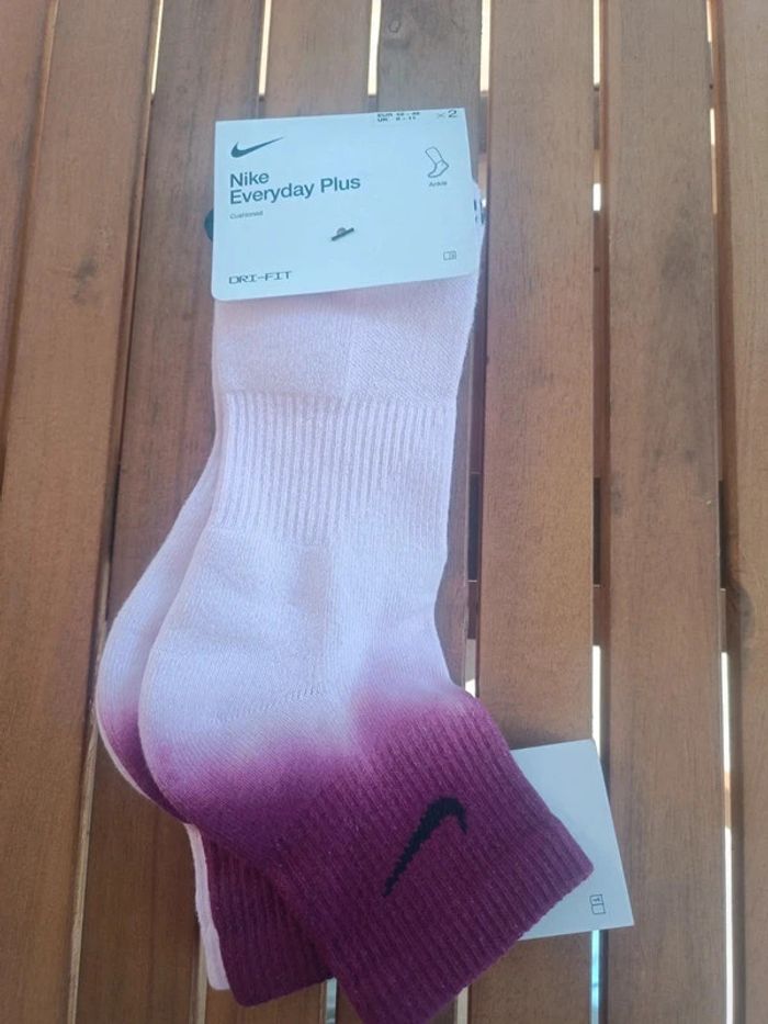 Chaussettes Nike pointure 42-46 tye and dye - photo numéro 2