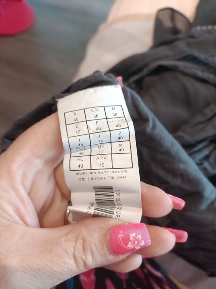 Robe en voile et tulle brodé T. 40 - photo numéro 4