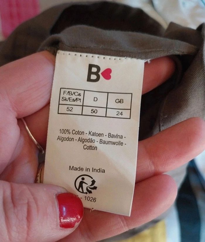 Robe blanche porte - photo numéro 7