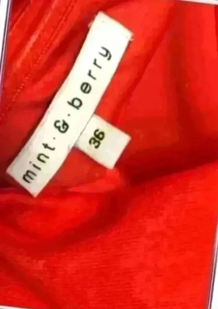 Joli Top rouge taille 36 - photo numéro 7