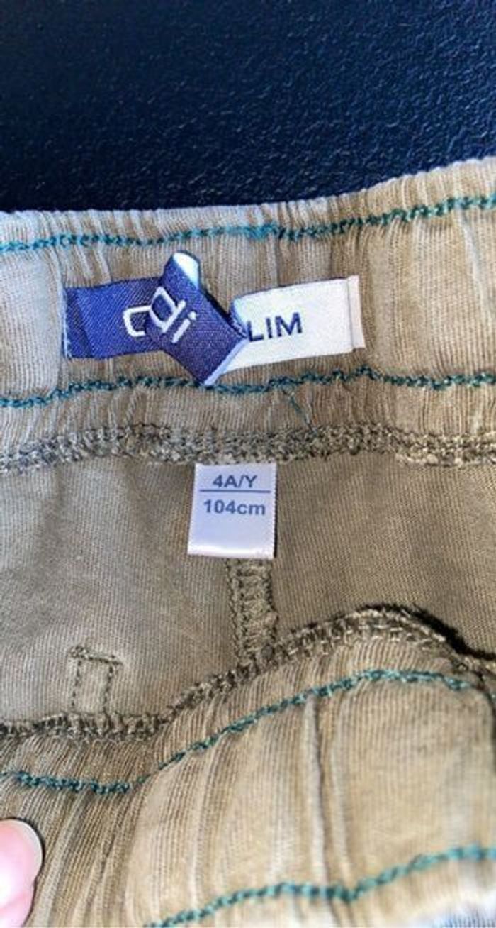Short slim Okaïdi - photo numéro 2