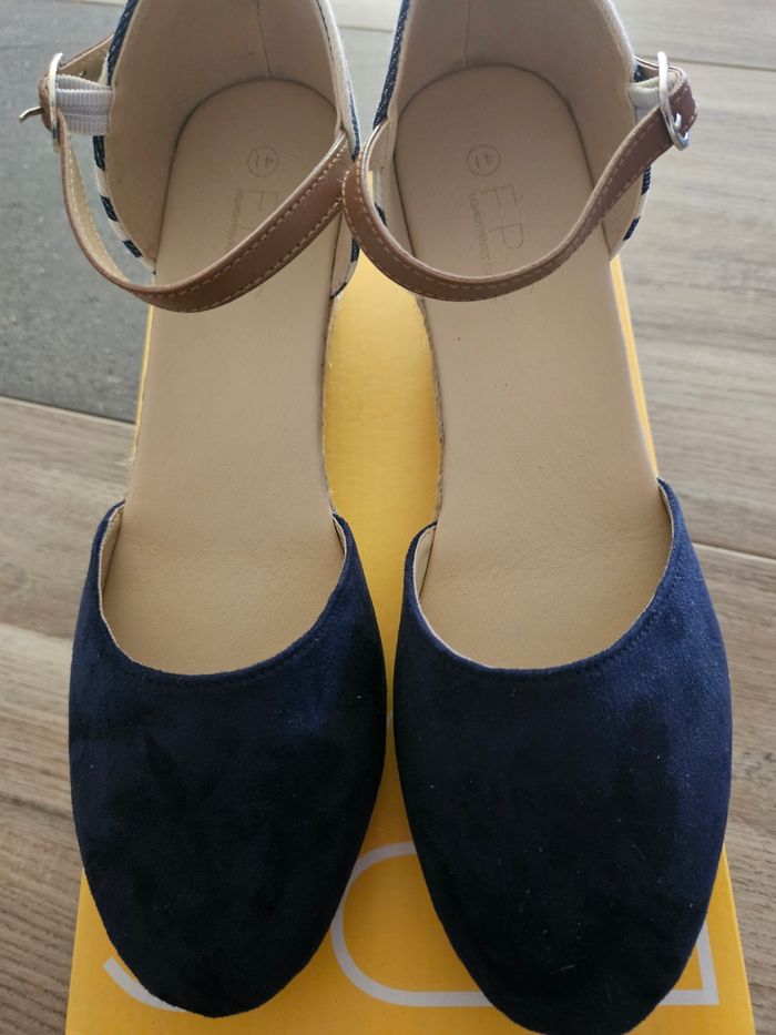 Chaussures T 41. - photo numéro 2