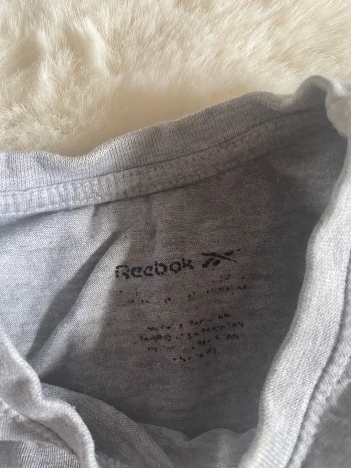 🤍🩵Petit Lot de 2 t-shirts REEBOK fille – Taille 7 ans – TBE🩵🩶 - photo numéro 2