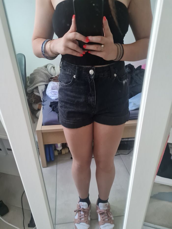 Short noir