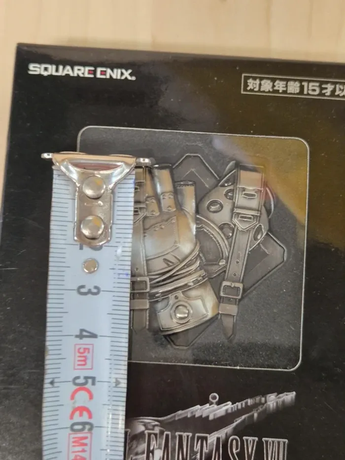 Broche Final Fantasy VII : Tifa Lochart - photo numéro 4