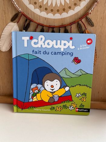 Livre tchoupi fait du camping 