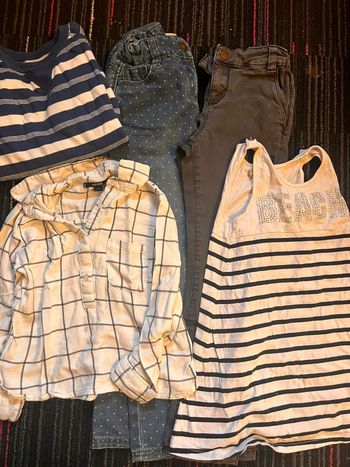 Lot de vêtements, taille 6 - 7 ans