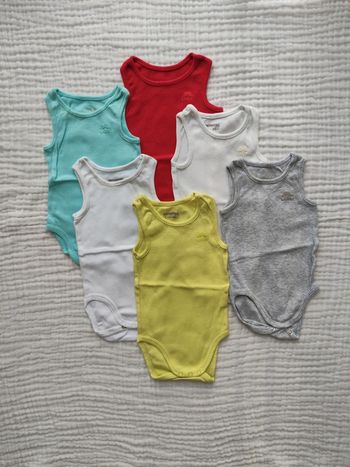 Lot de 6 bodies sans manches 3 mois