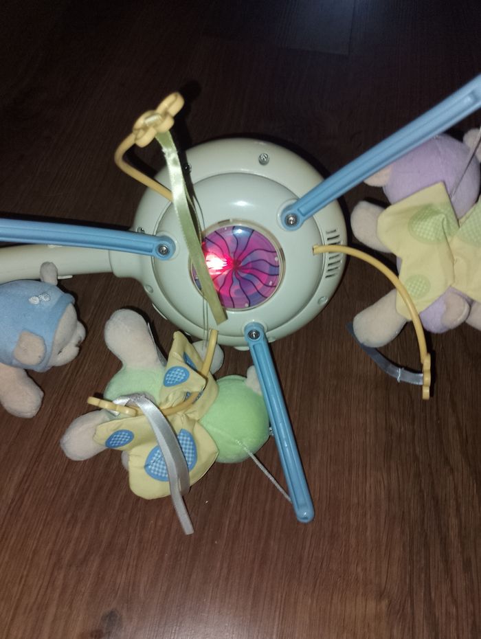 Mobile musical Fisher Price veilleuse avec télécommande - photo numéro 3