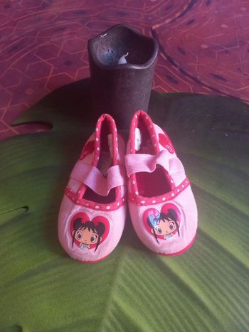 Chaussons fille 22 a 23