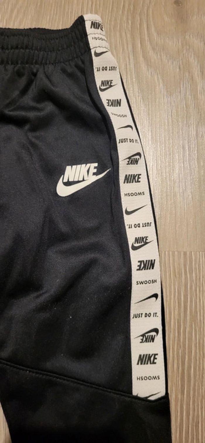Ensemble jogging Nike 18 mois 80-86 cm - photo numéro 3