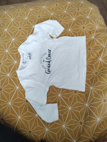 Tee shirt  neuf grand cœur