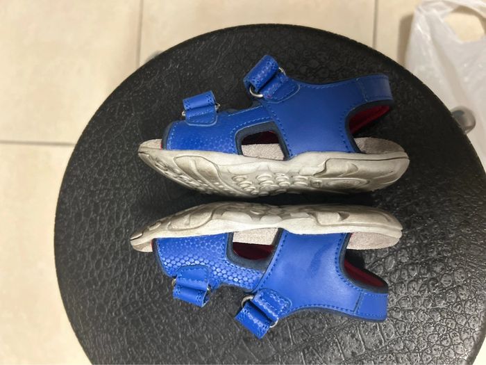Sandales garcon à scratch Geox modèle Agasim bleu et rouge taille 23 - photo numéro 6