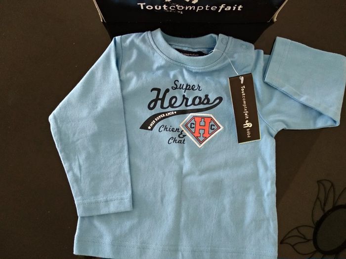 T-shirt + chaussures bebe 6/9 mois - photo numéro 3