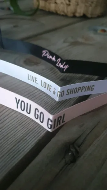 Lot de 3 bracelets ruban neuf