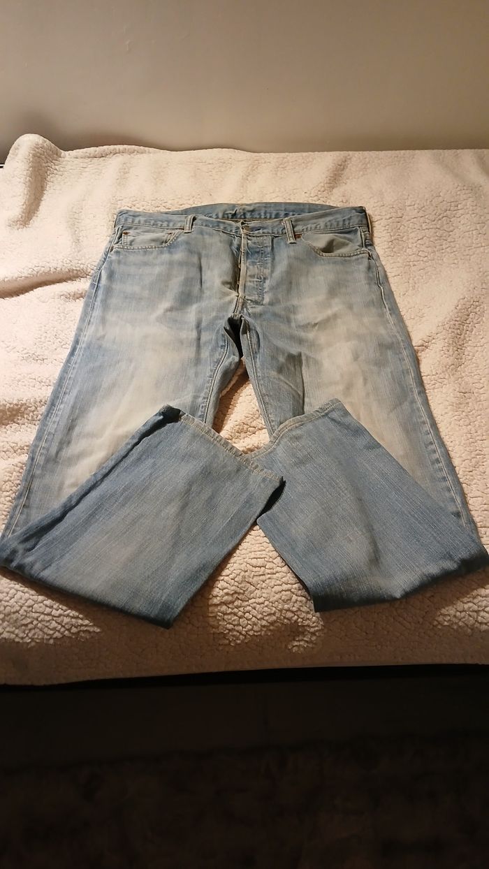 Jeans levis 501 en très très bon état - photo numéro 3