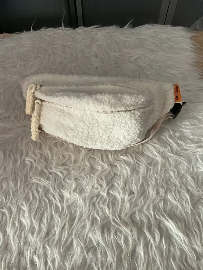 Sac banane pilou neuve