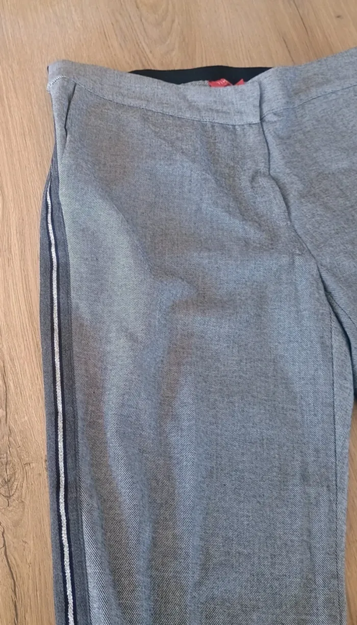 Pantalon Tissaia gris avec bande latérale T42 - photo numéro 4