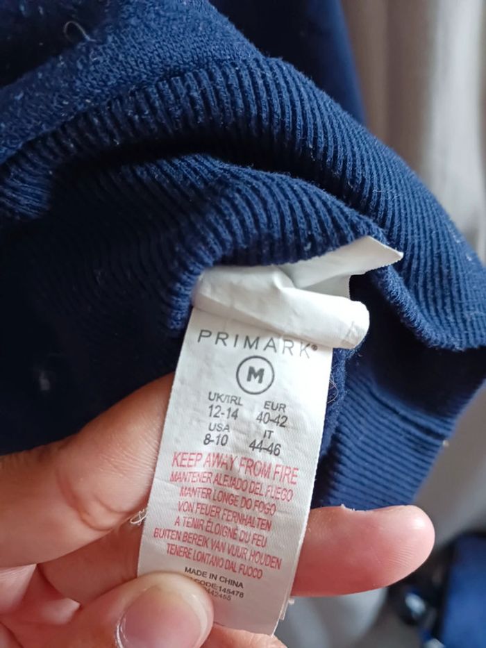 Pull marine Stitch Disney Primark Taille L40-XL42 - photo numéro 4