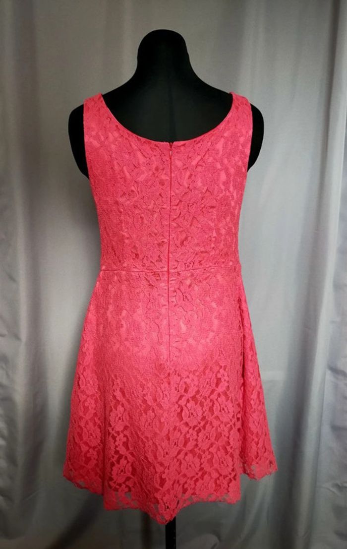 Robe en dentelle fuchsia – Rinascimento – T. M - photo numéro 3