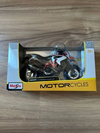 Miniature Ducati Hypermotard SP 1/12ème Neuve Maisto