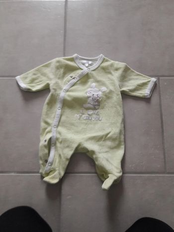 pijama velours 1mois Kiabi tres bon etat