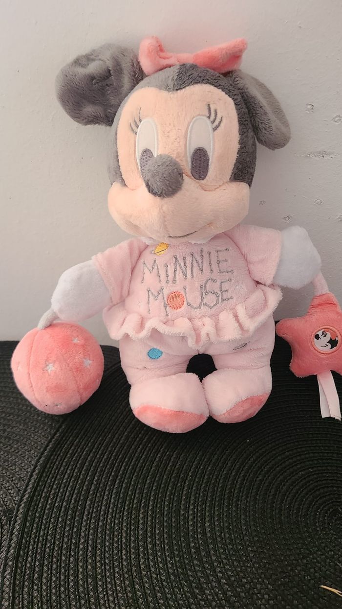 PELUCHE DOUDOU MINNIE MOUSE ROSE GRIS PLANETE ETOILE DISNEY - photo numéro 2