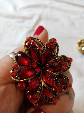 Superbe bague fantaisie fleur rouge