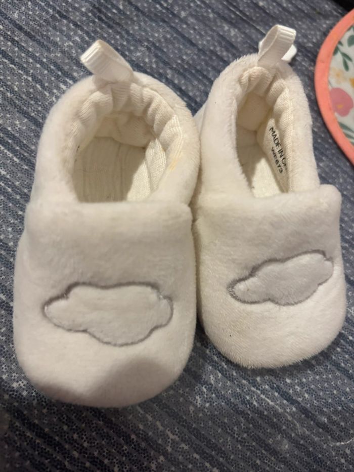 Lot Chaussons / chaussures bébé fille - photo numéro 3