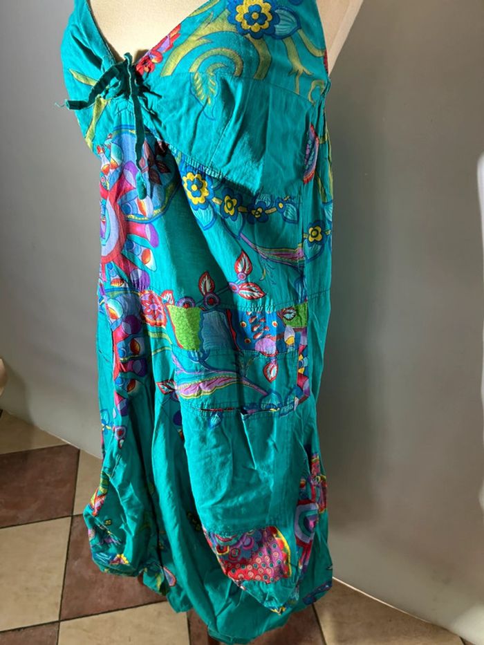 Robe bleue à motifs - photo numéro 2