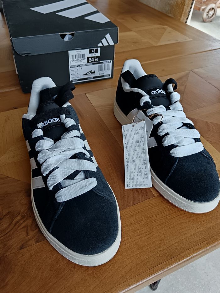 Baskets Adidas noires 43 - photo numéro 2