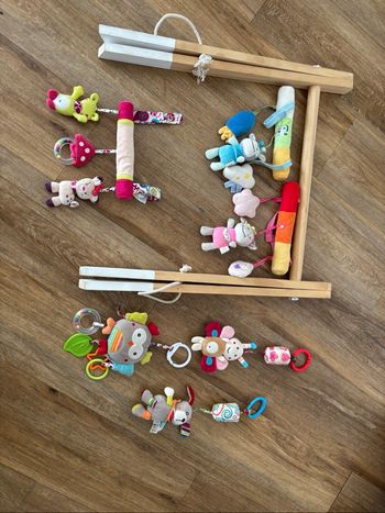 Jeux à suspendre et arche en bois