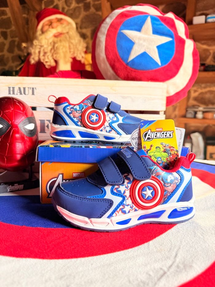 Chaussure lumineuse Marvel - photo numéro 5